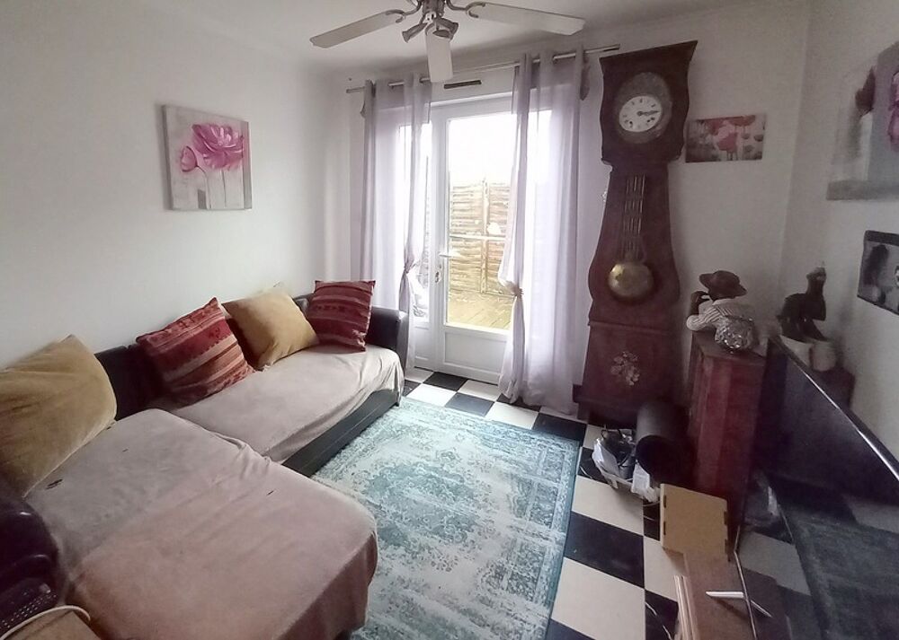 Maison 7 pièces avec terrasse et jardin - à 5' du centre-ville de Laval (53)