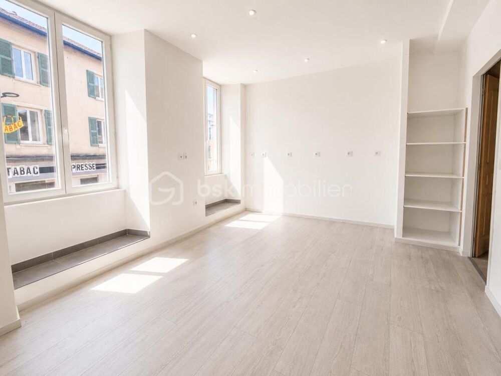 Vente Immeuble Maison de village avec local commercial – 97 m² – Vinay (38470) Vinay