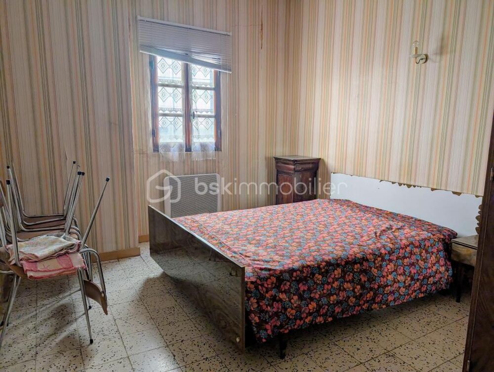 Maison de village à rénover  80 m² + 50 m² de combles aménageables