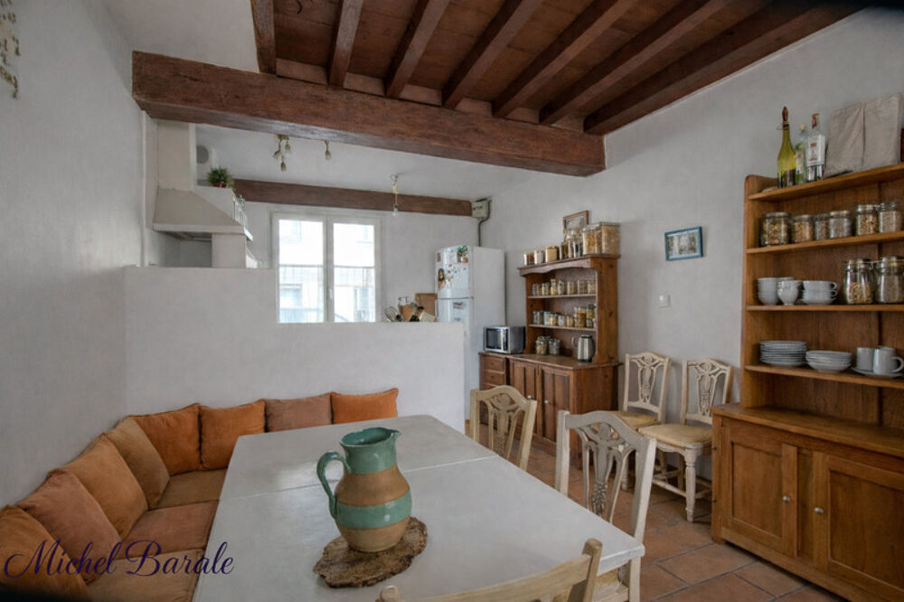 CRAPONNE CENTRE  Maison de ville 5 pièces 100 m² avec terrasse, garage, dépendance et jardin de 215m2