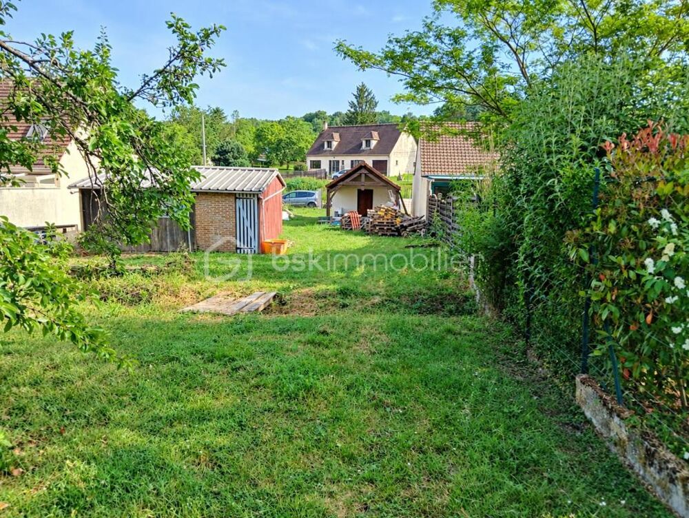 Vente Terrain Magnifique terrain constructible clos et viabilisé de 1016 m² , CU opérationnel valide,  avec garage et maisonnette, 4min de la Longueville