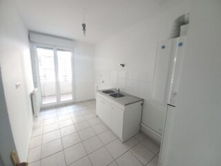  Appartement à louer 3 pièces 66 m²