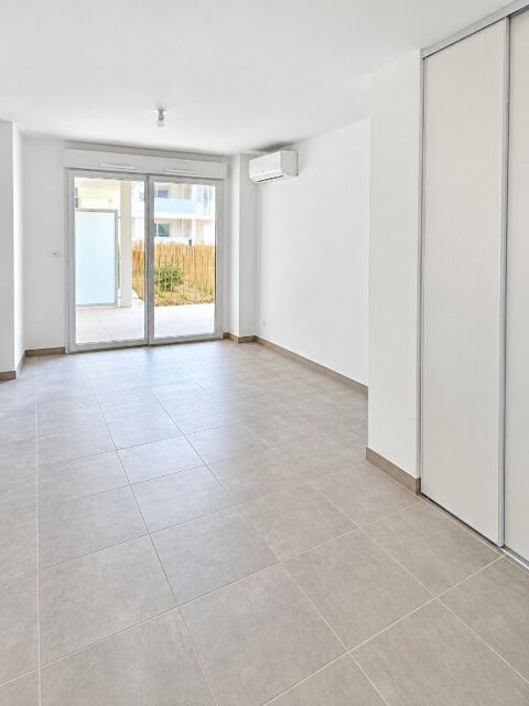   T1 avec terrasse et parking à MONTEUX Appartement - 1 pièce(s) - 29 m²