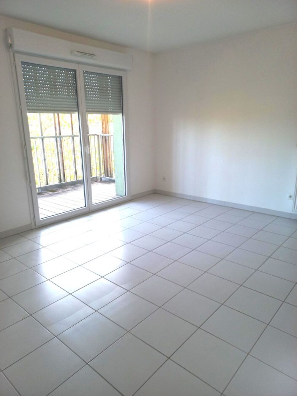 Location Appartement T2 avec balcon et parking à VILLEURBANNE Villeurbanne
