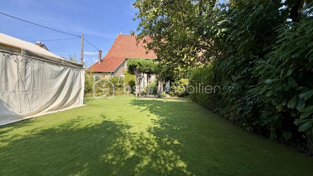 Vente Maison Au centre du village, proche des commodités, venez visiter cette grande maison familiale Insming
