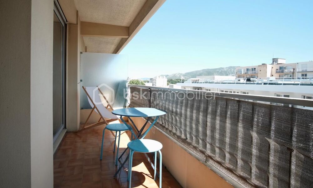 Appartement T1 de 32 m² avec terrasse, cave Marseille Timone