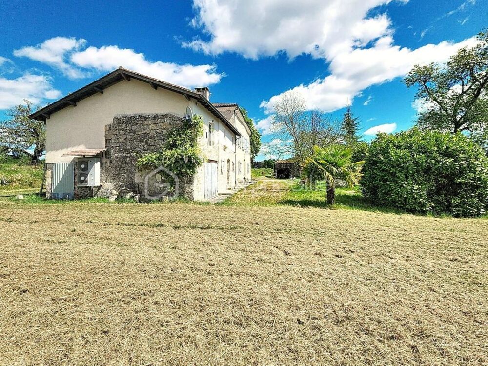 Vente Maison Hameau avec ancien Presbyt�re et Ferme Poudenas