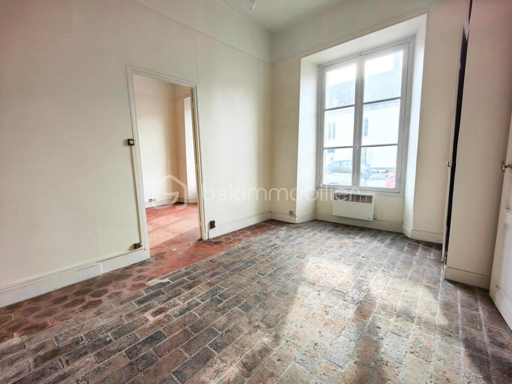 Vente Immeuble Ensemble immobilier (local commercial + appartement) plein centre ville Jouars pontchartrain