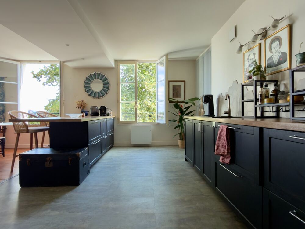 Vente Appartement SAUMUR Centre-ville, face Loire. Appartement T3 rénové avec grenier et cave Saumur