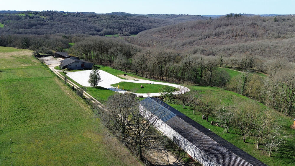 Domaine ferme auberge gîtes 30 pièce(s) 650 m2