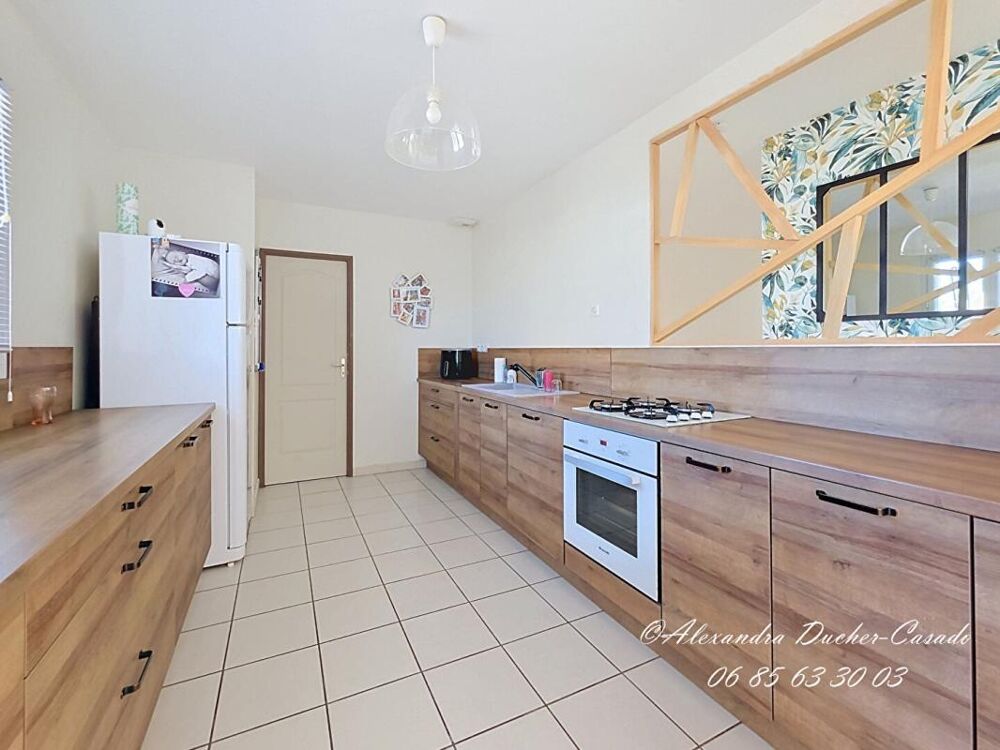 Vente Maison EXCLUSIVITÉ - MAISON DE PLAIN-PIED AVEC PISCINE ET GARAGE Les mees