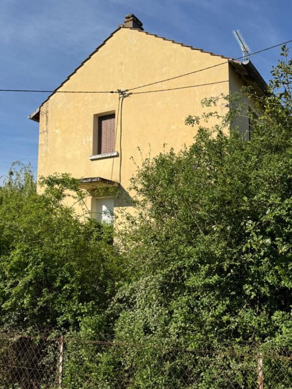 SUCCESSION VACANTE ! Maison à rénover 5 pièces, 3 chambres à Conflans-en-Jarnisy