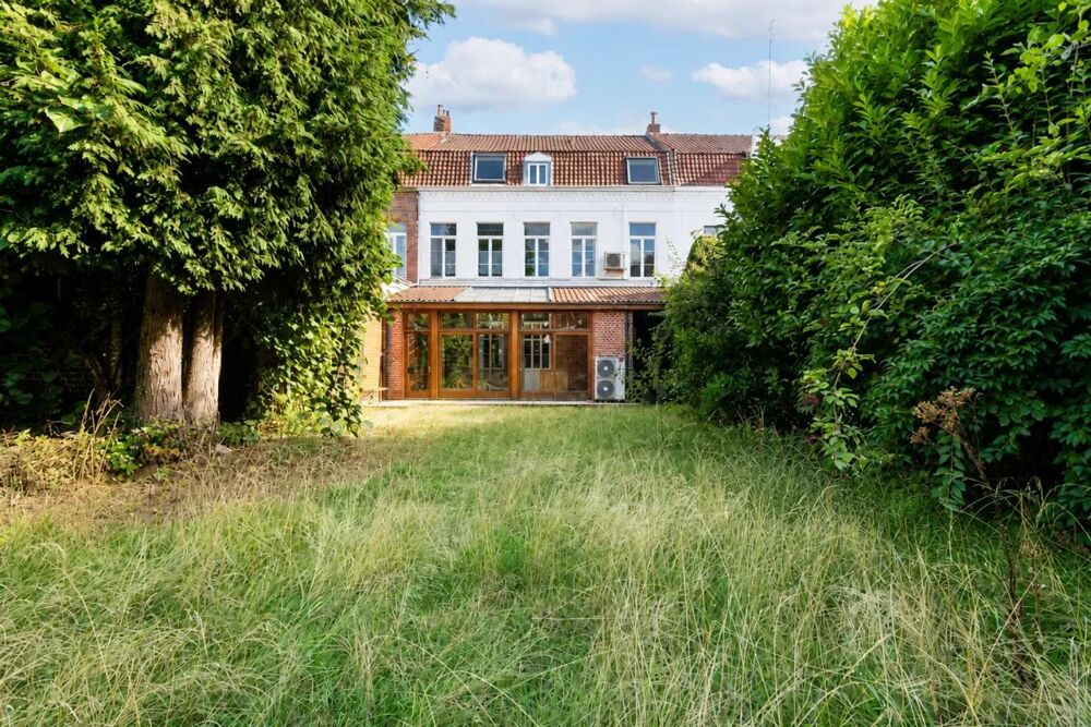 Vente Maison ROUBAIX – MAISON DE CARACTÈRE – ENV. 290 M² – 7 CHAMBRES – JARDIN DE PLUS DE 500 M² Roubaix