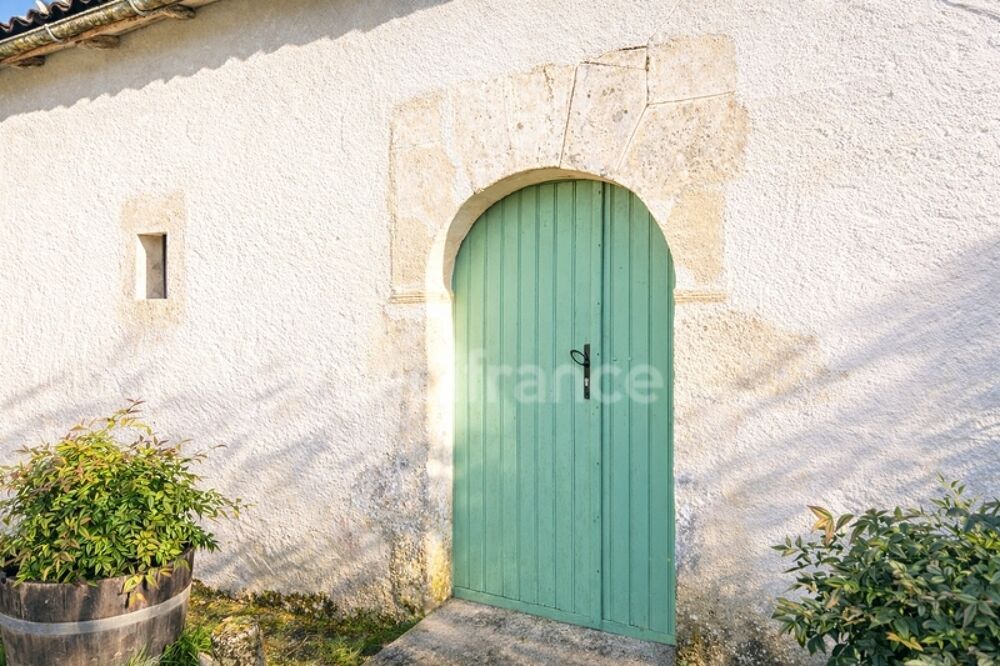 Longère charentaise de 131 m² avec dépendance et hangar - Fort potentiel - Vanzac (17)
