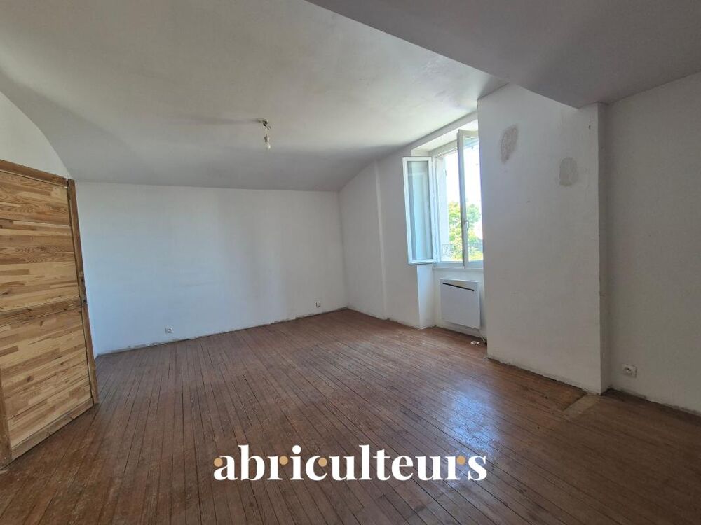 Vente Maison Maison à rénover de avec un appartement indépendant à Jarnac (16200) Jarnac