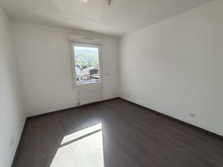  Appartement à louer 3 pièces 66 m² Saint pierre en faucigny