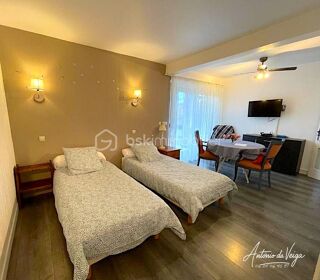  Immeuble à vendre 15 + pièces 359 m²