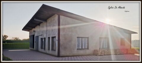 Local/bureau, Bâtiment à vendre BAGE LA VILLE (01) 300 m² environ, terrain 880 m²vue dégagée mont Mâcon 90000 01380 Bage la ville