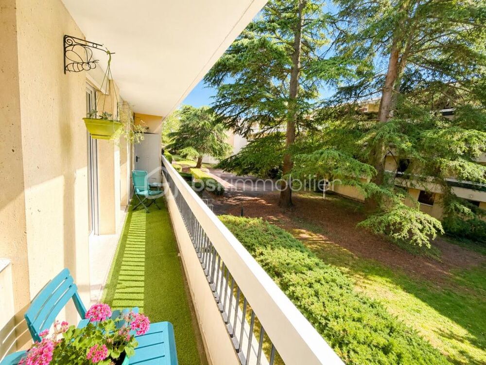APPARTEMENT FAMILIAL 4 PIÈCES DE 100 m² AU SOL  DOUBLE BALCON  PARKING  AUCUN TRAVAUX  LIVRY-GARGAN