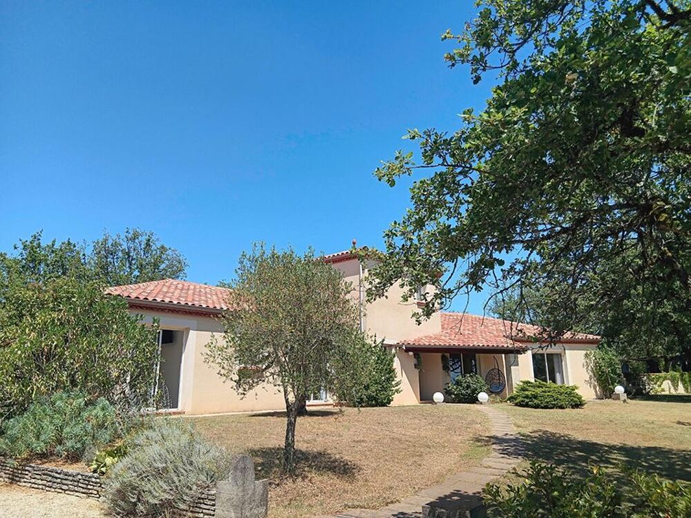 Crayssac 46150 Maison de plain-pied de 215 m², grand terrain et jolie piscine