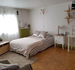  Appartement à louer 1 pièce 32 m²