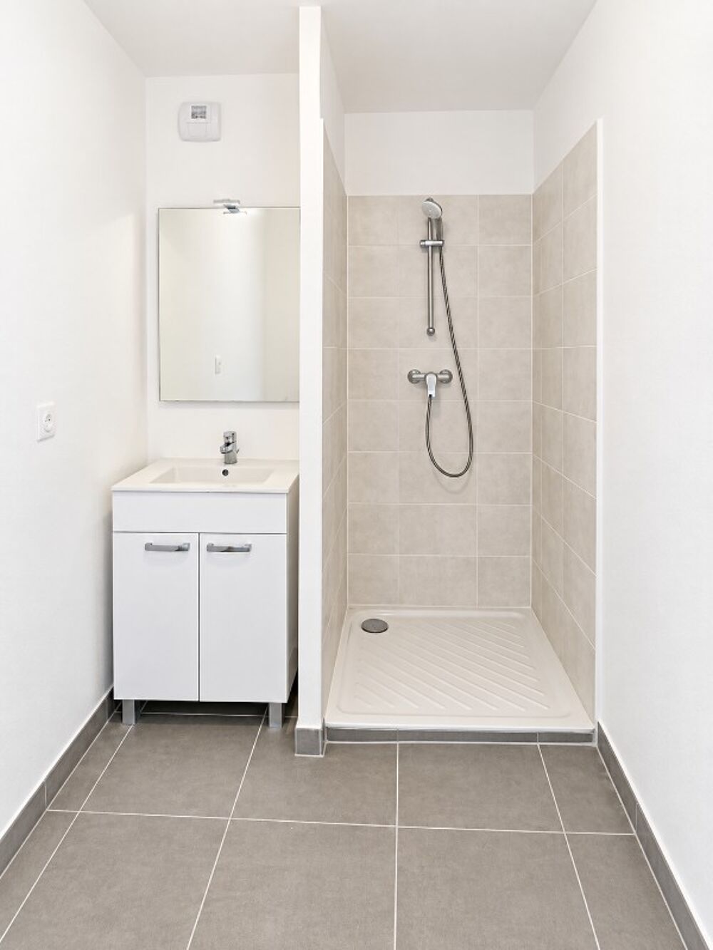 Location Appartement Studio neuf meublé avec terrasse et garage à ORANGE Orange