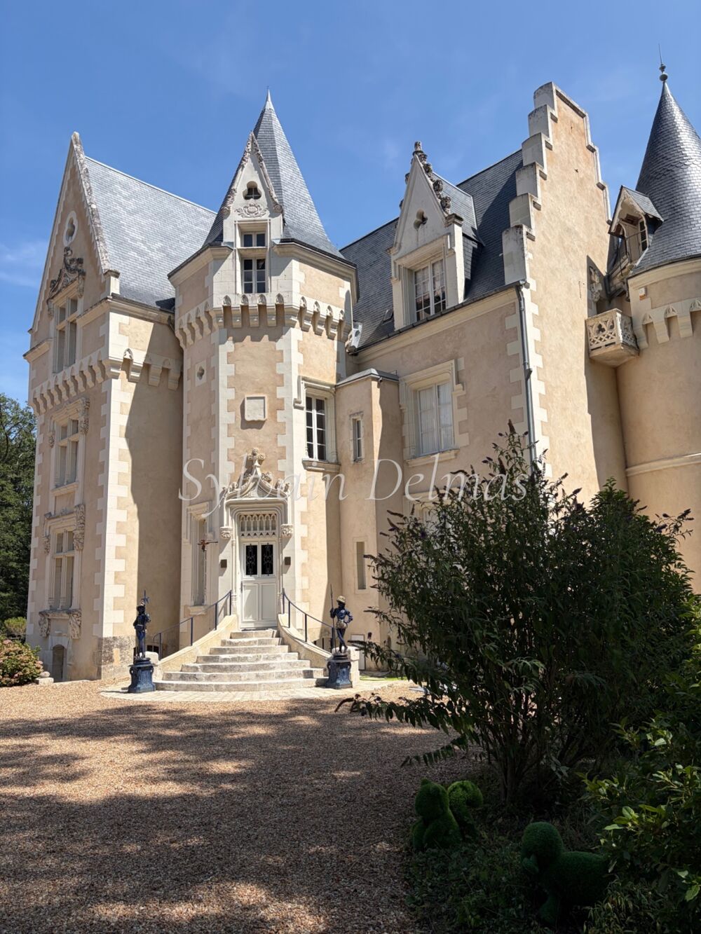 à vendre  Propriété/château Loches (37600)