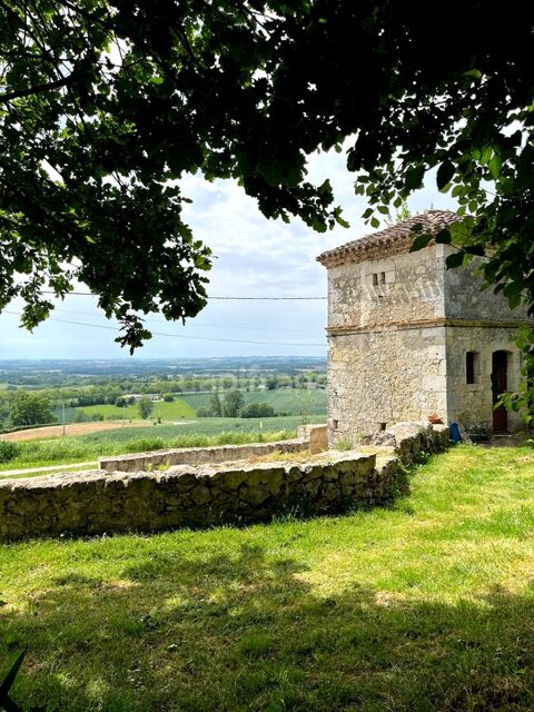   Ensemble de charme & de caractère : château, conciergerie & tour de guêt du XVIIIème près de Saint-Clar (32) Propriété/château - 15 + pièce(s) - 625 m²