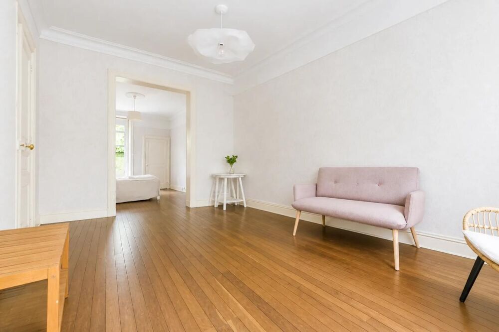 Appartement 2 pièces de 49 m² à Nantes quartier Talensac avec cour arborée