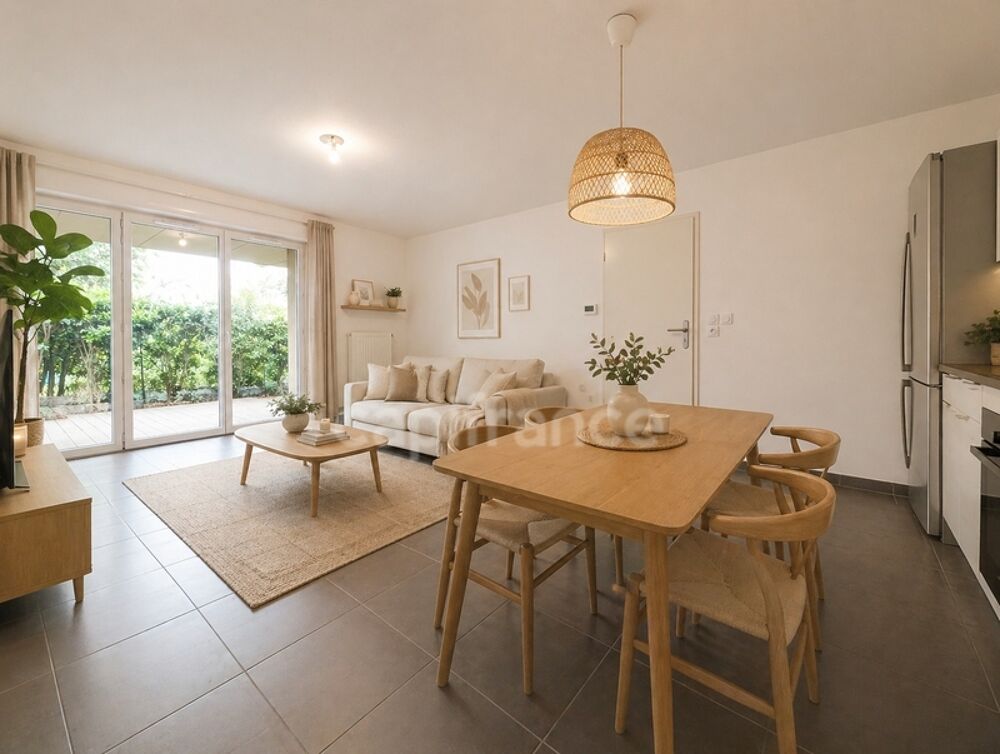 Vente Appartement Appartement à vendre 3 pièces BORDEAUX CHARTRONS (33) - Jardin 110m2, terrasse, parking, cellier Bordeaux