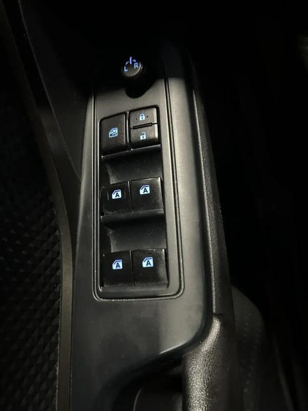 C-HR 1.8 VVT 16V 122 HSD HYBRID 2WD CVT 99 CV Dynamic 2019 occasion 74330 Poisy