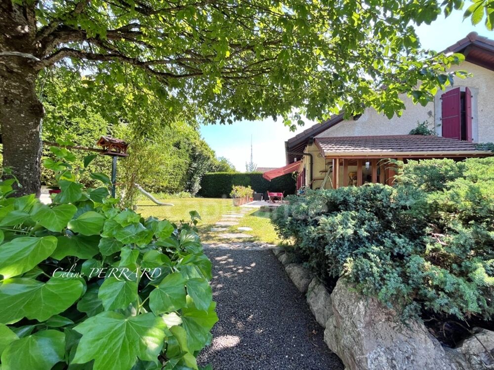 SAINT CERGUES (74) à vendre 7 pièces avec un espace indépendant 194,26m² + 140m² dannexes dont une bâtisse indépendante, piscin