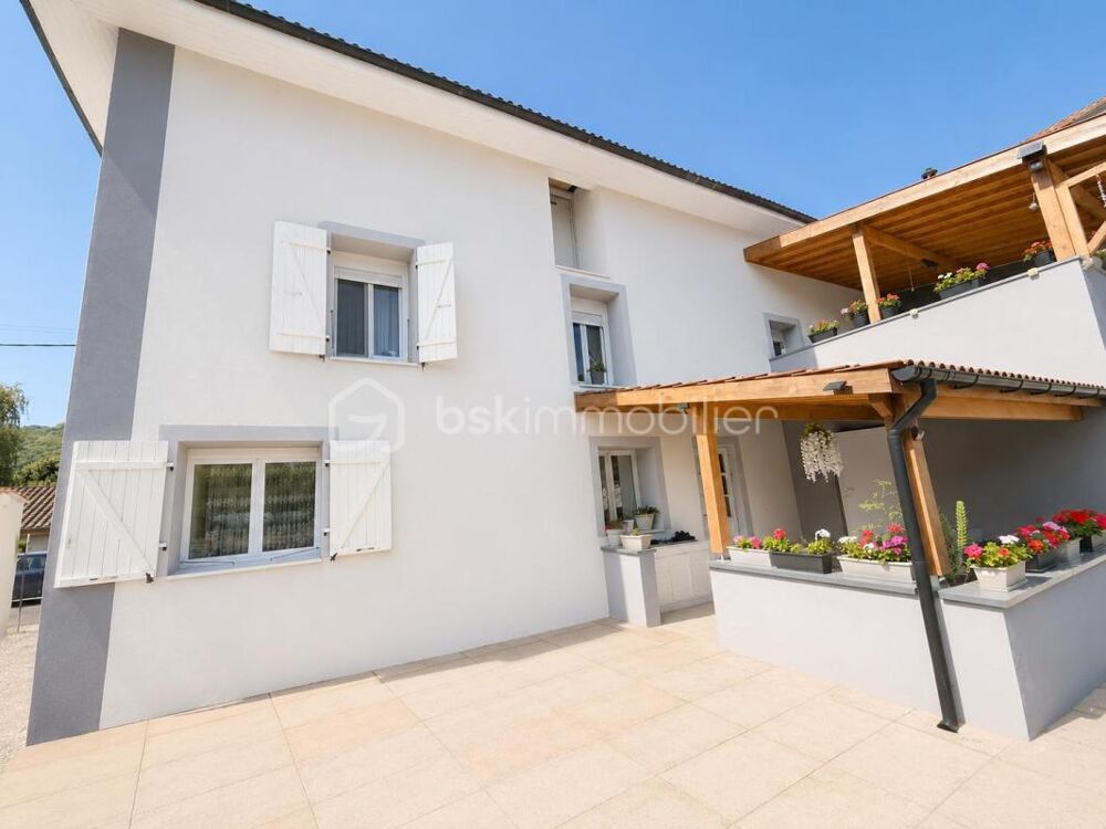 Maison avec deux appartements  Terrain 993 m²  Idéal famille, investissement ou projet locatif