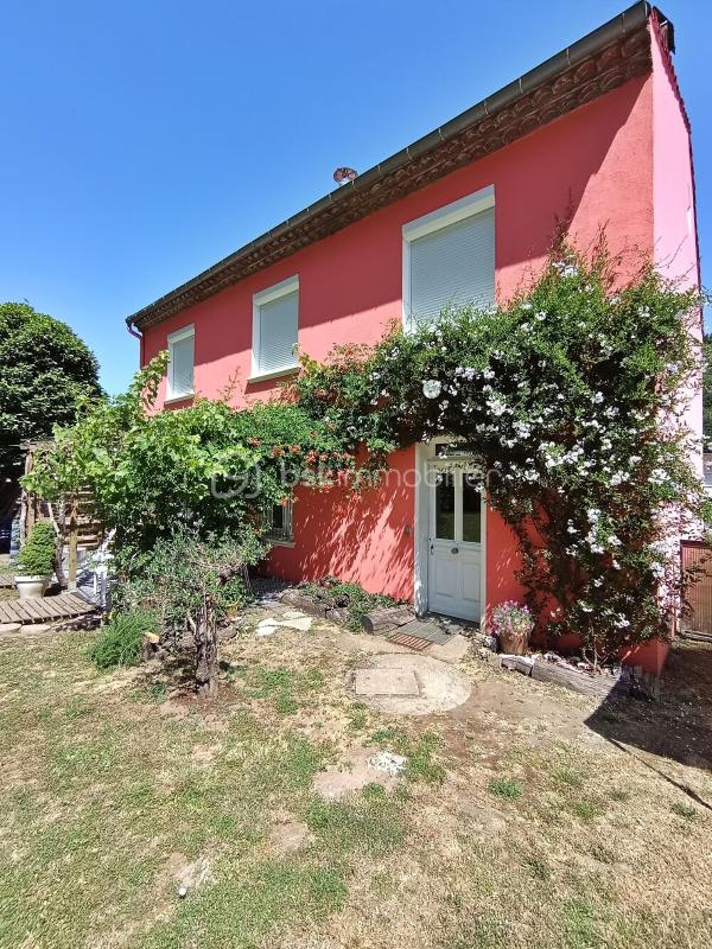 ? Labastide-Rouairoux ? Maison familiale de construction traditionnelle, 5 chambres avec garage et beau jardin ?
