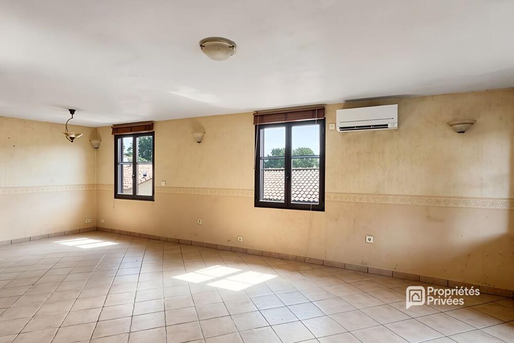 Vente Maison Maison Fronton 4 pièces 165 m2 avec garage et piscine sur 1996 m2 de parcelle divisible et constructible Fronton