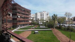  Appartement à louer 3 pièces 80 m²