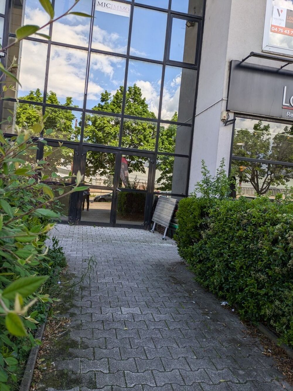   Dpt Isère (38), à vendre GRENOBLE Bureaux (ou à louer) Grenoble