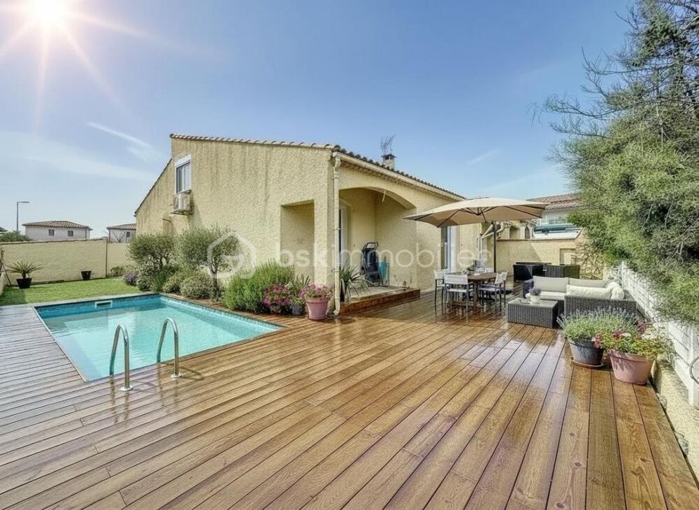 EXCLUSIVITÉ *** Villa T4 de 110m2 entièrement rénovée avec piscine à MARSEILLAN ***