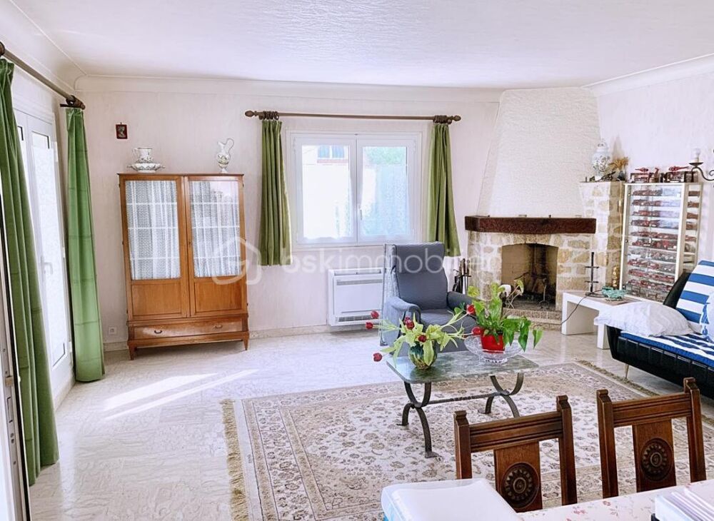 Vente Villa Saint-Raphaël : Maison 149 m², 5 Pièces, 3 Chambres & Dépendances / 790m² Saint raphael