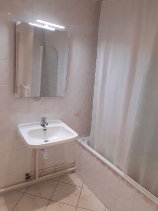  Appartement à louer 3 pièces 69 m²