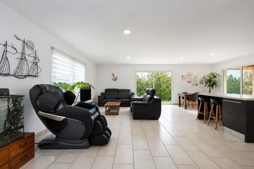 Vente Propriété/Château Maison de plain-pied avec piscine et espace indépendant de 97 m2 Saint lon les mines