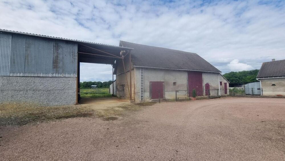 Vente Maison Corps de ferme avec maison d'habitation à 20km de Moulins Mercy