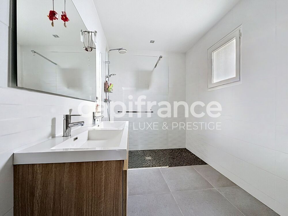 Vente Maison Maison 6 chambres, Jardin et piscine Saint cyr sur loire