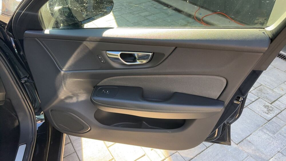 V60 2.0 D4 190 Mild Hybrid Geartronic R-Design 2021 occasion 88200 Remiremont