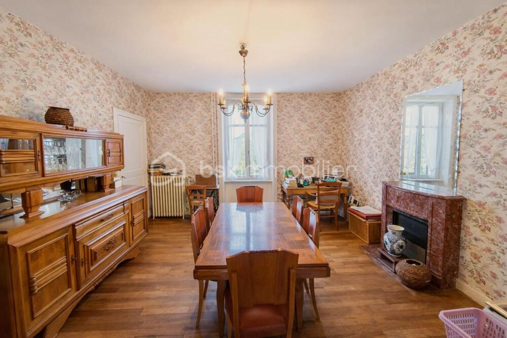Maison en pierres avec dépendances et terrain  charme, espace et proximité des commodités- Nieul
