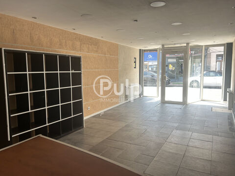    Louer - Local Commercial avec Logement et Cour  Carvin - 170 m au total 