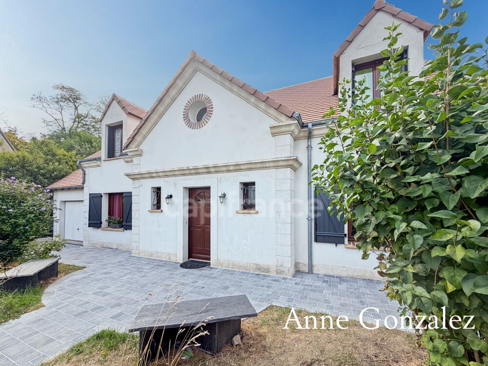 Vente Maison SAINT JEAN DE BRAYE, à vendre belle maison familiale de170 m2 avec jardin paysager clos dans un environnent calme et privilégié Saint jean de braye