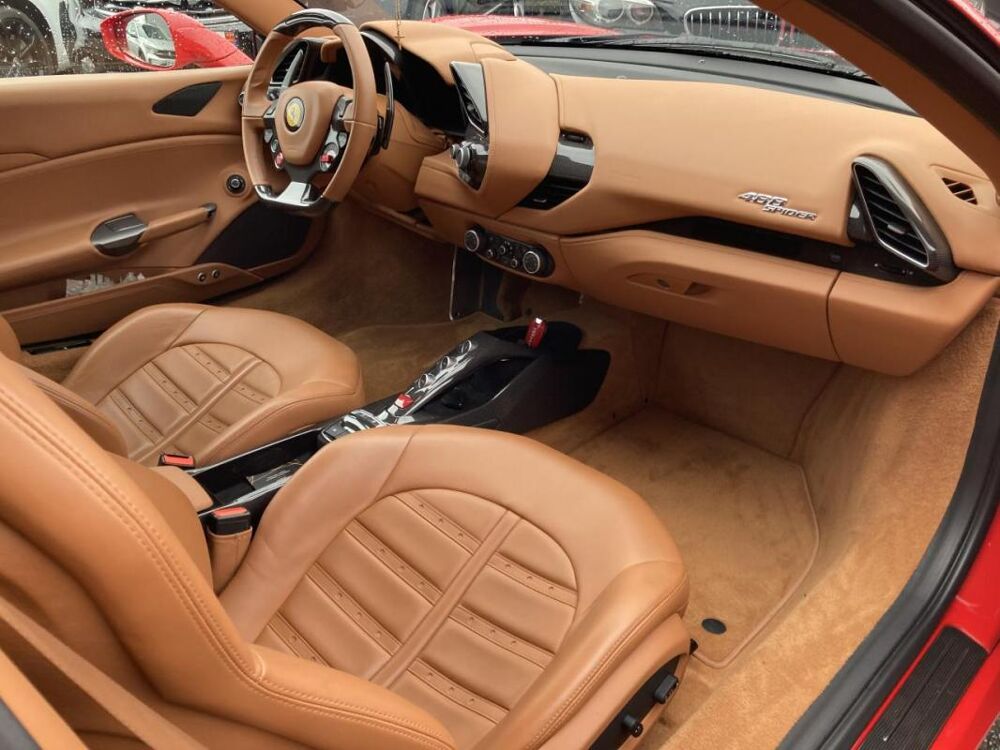 488 Spider 3.9 V8 670 CH - ORIGINE FRANCE ENTRETIEN EXCLUSIF FER 2016 occasion 14650 Carpiquet