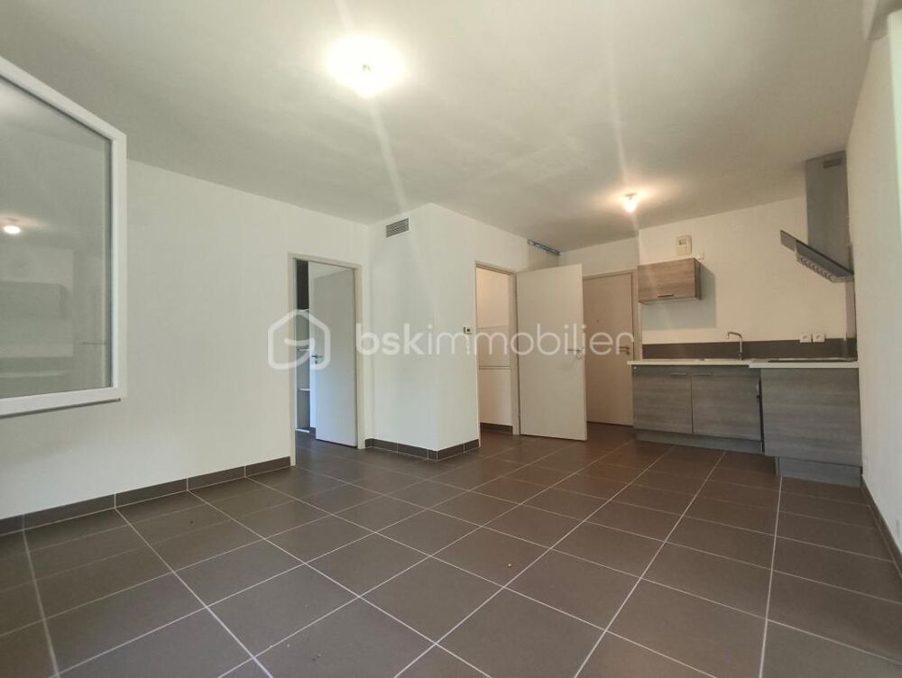 Charmant T2 de 44,10 m² en rez-de-chaussée avec terrasse de 18 m² + parking privatif  Résidence calme avec piscine