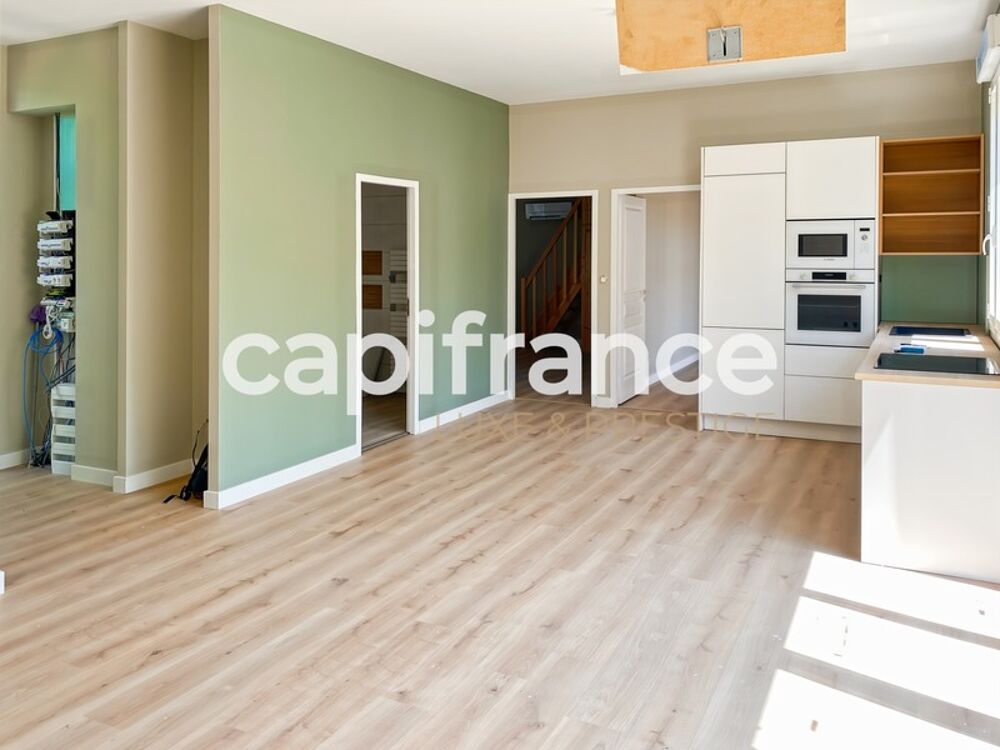 Maison de caractère en pierre 300 m² avec dépendance et grand parc  Proche Bordeaux